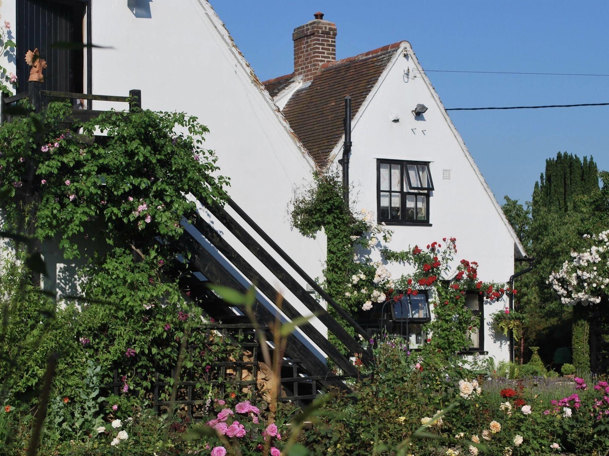 Chequer Cottage Horseheath Exterior photo