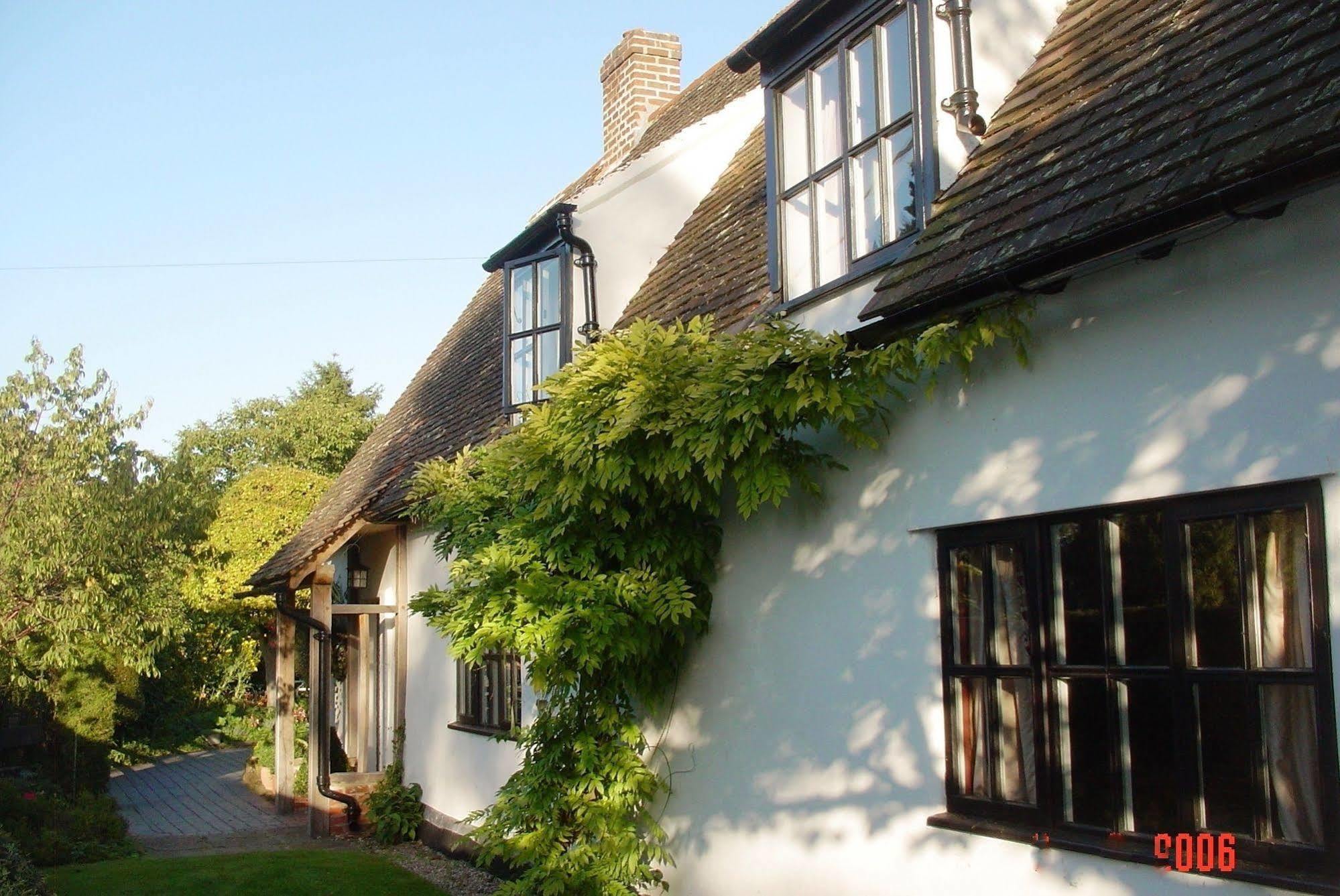 Chequer Cottage Horseheath Exterior photo