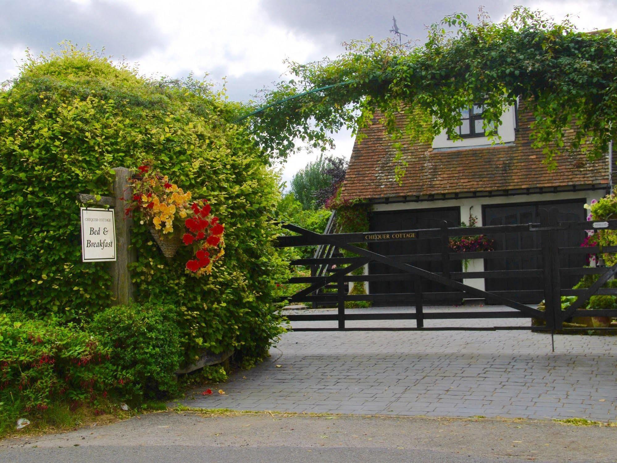 Chequer Cottage Horseheath Exterior photo